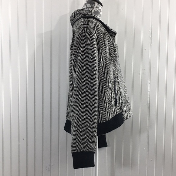 Torrid Black White Chevron Knit Zip Up Jacket - Picture 2 of 13